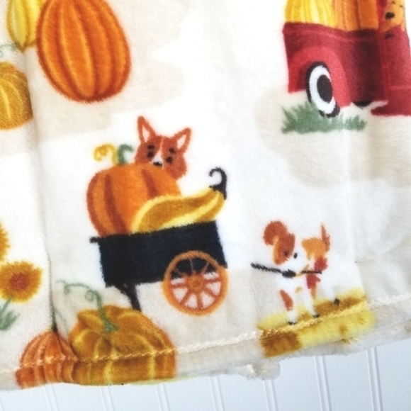 Fleece Throw Blanket NWT Plush Dogs Puppies Fall Pumpkin Patch Truck Sunflower - Picture 3 of 14